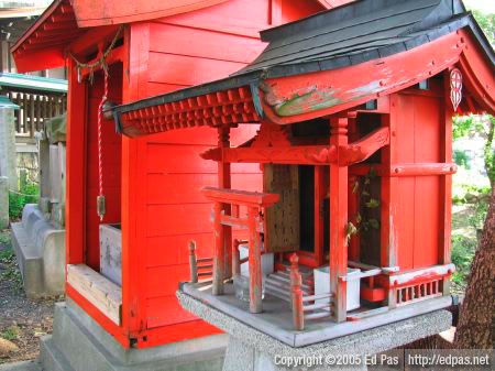 two small red altars, Sugawara Jinja grounds
