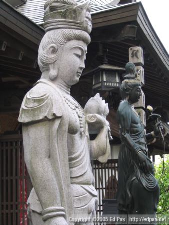 detail of Kannon statue, Amida-in