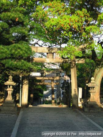 torii and stairs down from Sugawara Jinja