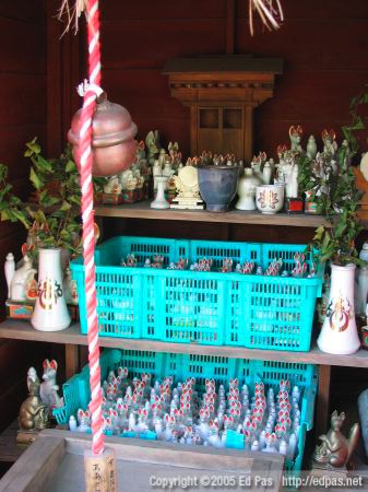 view inside small altar, Sugawara Jinja grounds